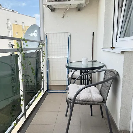 4th. Floor Μπάνια Λούκα